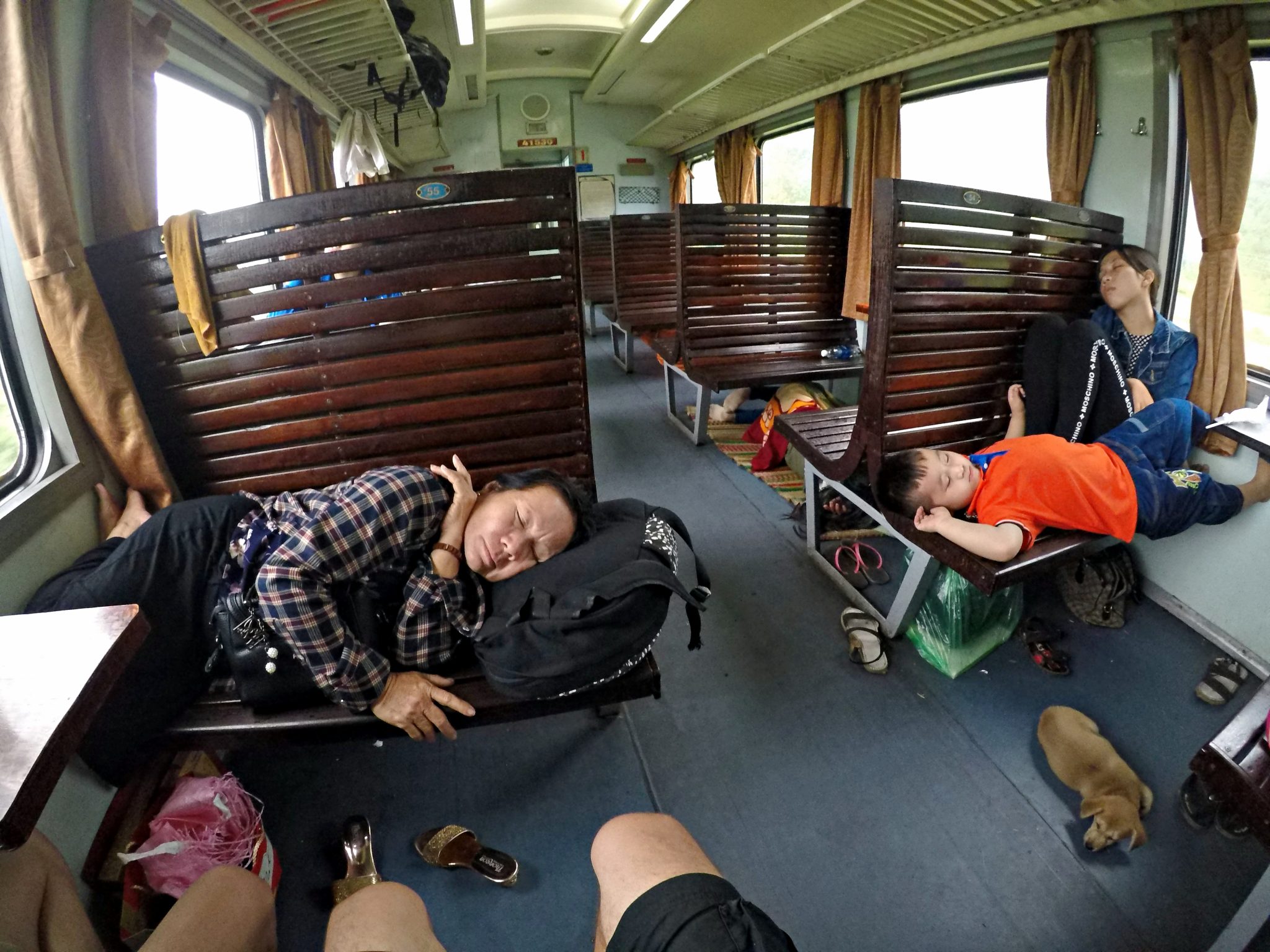 vietnam vlak doprava cestovanie